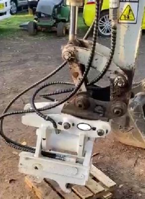 Быстросъемный наклонный адаптер для экскаватора Huitong HT 1-2.8 тонны 95 кг, совместимый с CAT/Komatsu, ручная блокировка